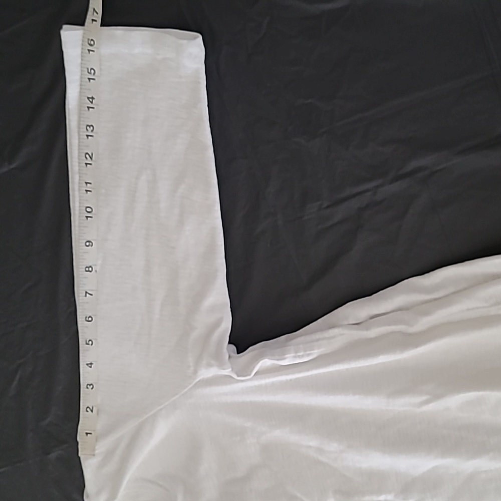 Gloria Vanderbuilt White 3/4 Sleeve Slub Tee with Crew Neck - Picture 10 of 12